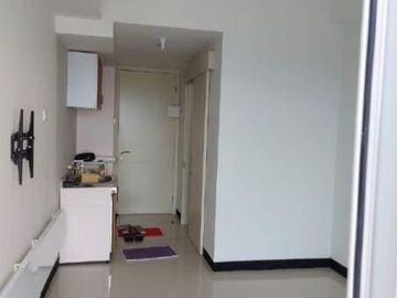Apt. Eastcoast Amor hadap selatan, Listrik 2200 Watt