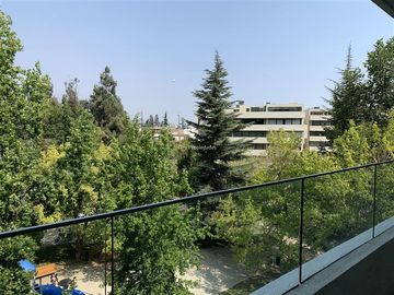 La Dehesa Arriendo Dpto 3D3B + Serv Gran terraza con vidrios