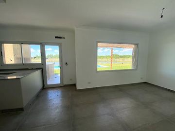 Casa en Venta 5 ambientes Barrio El Canton Islas a la laguna