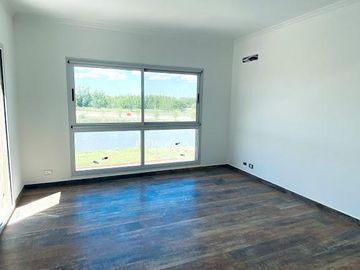 Casa en Venta 5 ambientes Barrio El Canton Islas a la laguna