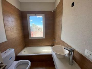 Casa en Venta 5 ambientes Barrio El Canton Islas a la laguna