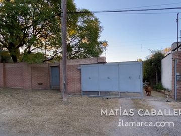 Casa a la venta en Villa Rivera Indarte modernizada y con Pileta