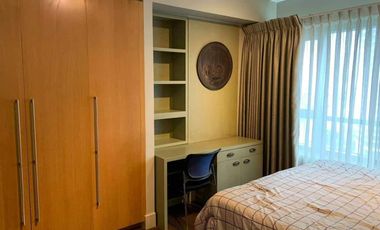 Condominium 1 Bedroom: 1BR Condo For Sale in Edades Tower and Garden Villas Rockwell Makati City