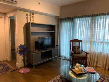Condominium 1 Bedroom: 1BR Condo For Sale in Edades Tower and Garden Villas Rockwell Makati City