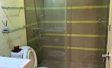 Condominium 1 Bedroom: 1BR Condo For Sale in Edades Tower and Garden Villas Rockwell Makati City