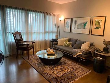 Condominium 1 Bedroom: 1BR Condo For Sale in Edades Tower and Garden Villas Rockwell Makati City