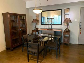 Condominium 1 Bedroom: 1BR Condo For Sale in Edades Tower and Garden Villas Rockwell Makati City