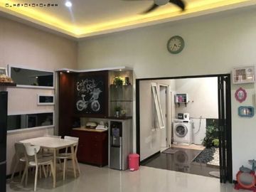 Rumah Taman Rivera regency - Rungkut, rumah cantik siap huni Listrik 2200 token