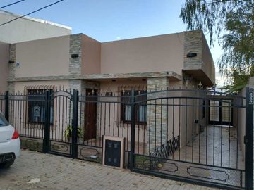 Casa en venta en Castelar Sur