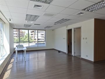 AP771 58 m planta libre 2 baños y kitchenette est y bod