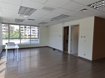AP771 58 m planta libre 2 baños y kitchenette est y bod