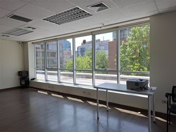 AP771 58 m planta libre 2 baños y kitchenette est y bod
