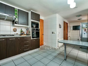 Venta de hermosa casa en Las Pircas, Peñalolén