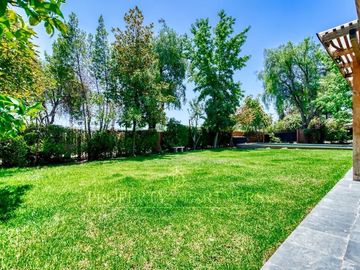 Venta de hermosa casa en Las Pircas, Peñalolén