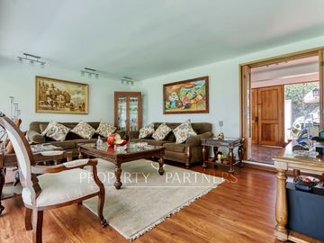 Venta de hermosa casa en Las Pircas, Peñalolén