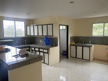 VENTA DE LINDA CASA EN SALINAS