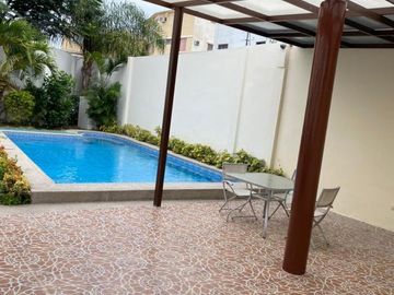VENTA DE LINDA CASA EN SALINAS