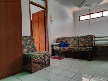 Rumah Manyar Jaya STRATEGIS, FURNISH, ONE GATE SYSTEM