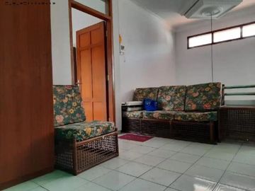 Rumah Manyar Jaya STRATEGIS, FURNISH, ONE GATE SYSTEM