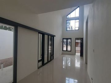 RUMAH DALAM PERUMAHAN DI JALAN KALIURANG KM 10 TIMUR PASAR GENTAN