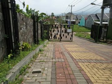 RUMAH BARU di CILENGKRANG KODYA BANDUNG seLangkah ke Transmart Cipadung Lingkungan Nyaman