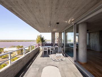 EN VENTA- DEPARTAMENTO DE 2 DORMITORIOS CON VISTA PANORÁMICA -  SUM Y PISCINA - ARROYITO