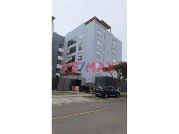 ### ¡Venta de Departamento en Primer Piso! 🏢✨ - SANTIAGO DE SURCO 

**📏 Área:** 146 m²  
**📉 Mantenimiento:** S/ 350

---

⛰ **Ubicación estrat