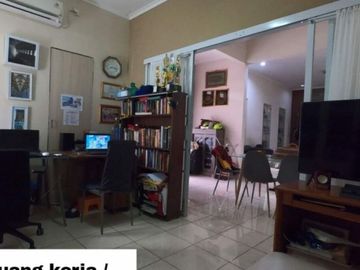 Rumah Hoek Nyaman di Cluster Aralia Harapan Indah Bekasi