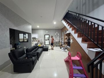 Rumah 2 1/2 Lantai Cantik Furnished Siap Huni Taman Surya 5