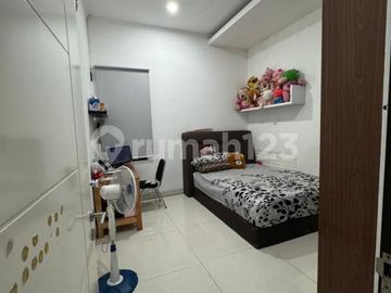 Rumah 2 1/2 Lantai Cantik Furnished Siap Huni Taman Surya 5