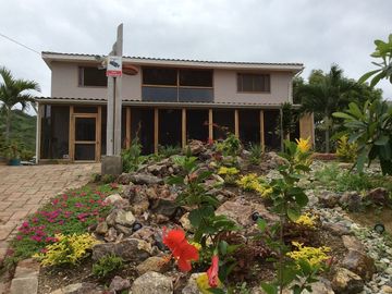 Se Vende Casa Cerca del Mar en Puerto Lopez