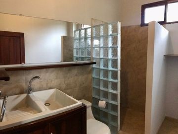 Se Vende Casa Cerca del Mar en Puerto Lopez
