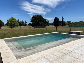 Muy linda casa en - Medal Country club - A estrenar.  226 m2 totales.