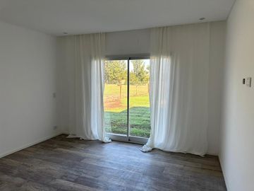 Muy linda casa en - Medal Country club - A estrenar.  226 m2 totales.