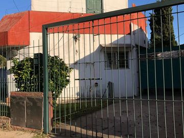 Casa mas 2 locales en Claypole