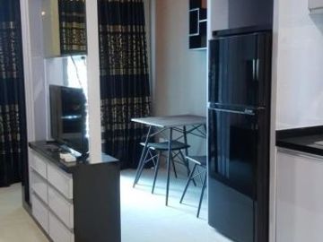 Apt. La Riz Mansion Pakuwon Mall View Pool, Full Furnish umsse