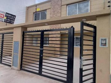 DUPLEX 2 AMB. AMPLIO CON COCHERA Y PATIO
