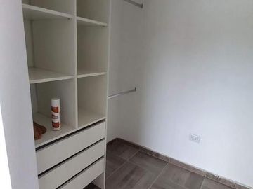 DUPLEX 2 AMB. AMPLIO CON COCHERA Y PATIO