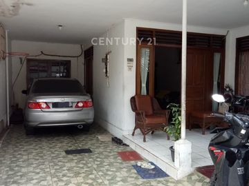 Dijual Rumah Lama Terawat Lokasi Nyaman Dan Premium Di Kby Baru