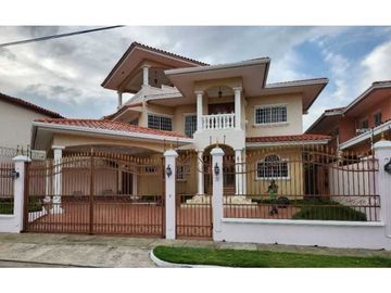VENTA DE CASA ALTOS DE PANAMA 3 PLANTAS 537 M2