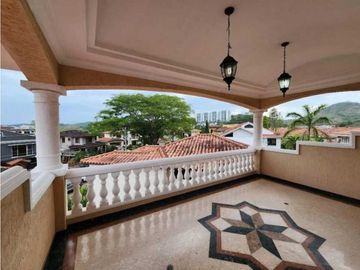 VENTA DE CASA ALTOS DE PANAMA 3 PLANTAS 537 M2