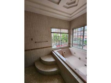 VENTA DE CASA ALTOS DE PANAMA 3 PLANTAS 537 M2