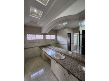 VENTA DE CASA ALTOS DE PANAMA 3 PLANTAS 537 M2