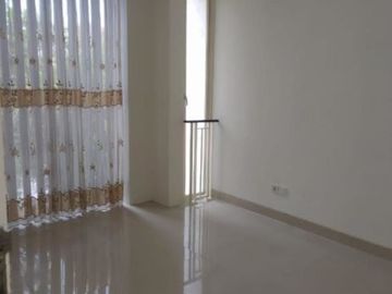 Rumah di East Coast Park, Pakuwon City 2 lantai