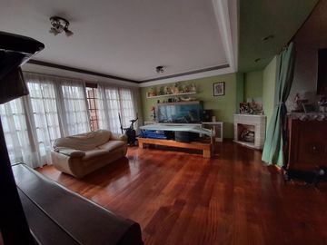 Jose P Varela 5700 - Galpon c/ vivienda 4 Ambientes - Villa Real