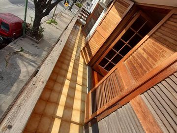 Jose P Varela 5700 - Galpon c/ vivienda 4 Ambientes - Villa Real