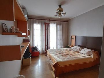 Jose P Varela 5700 - Galpon c/ vivienda 4 Ambientes - Villa Real