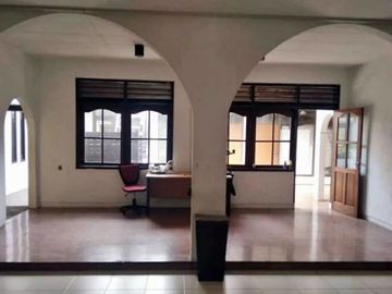 Rumah Nyaman di Sukaluyu Cikutra Dekat Dago & Cigadung