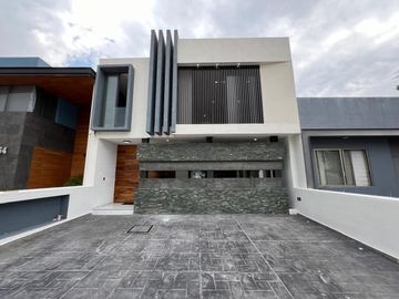 CASA NUEVA EN VISTAS DE ALTOZANO, MORELIA