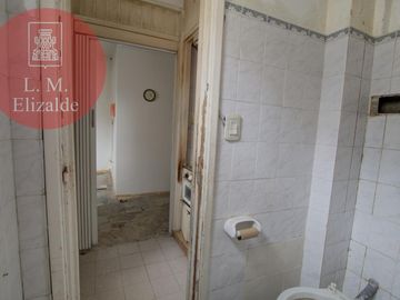 Azcuenaga y Av. Corrientes - 2 amb Apto - Venta